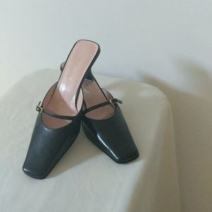 Nine West NWPOUT black Kidskin  slip on sandals